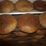 staropolski chleb sanacyjny, pieczony  na liściu  kapusty